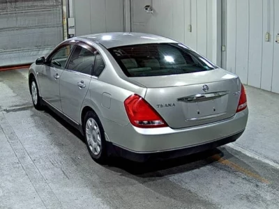 Nissan TEANA