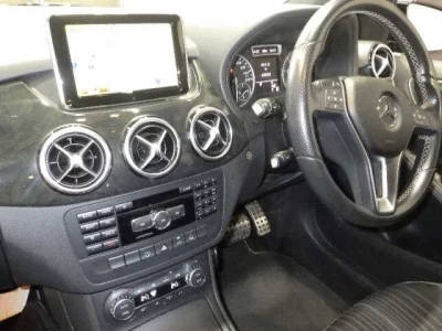 Mercedes-Benz B CLASS