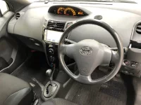 Toyota VITZ лот № 3712 оценка 4  с аукциона в Японии 5