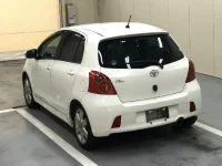 Toyota VITZ лот № 3712 оценка 4  с аукциона в Японии 1