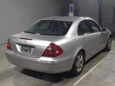 Mercedes-Benz E CLASS  с аукциона в Японии