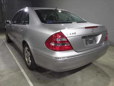 Mercedes-Benz E CLASS  с аукциона в Японии