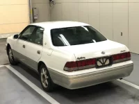 Toyota CROWN лот № 6008 оценка R  с аукциона в Японии 1