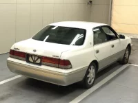 Toyota CROWN лот № 6008 оценка R  с аукциона в Японии 3