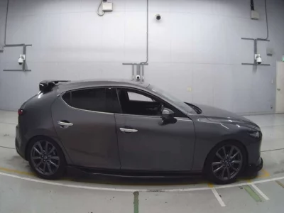 Mazda MAZDA3  с аукциона в Японии