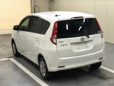 Toyota PASSO SETTE  с аукциона в Японии