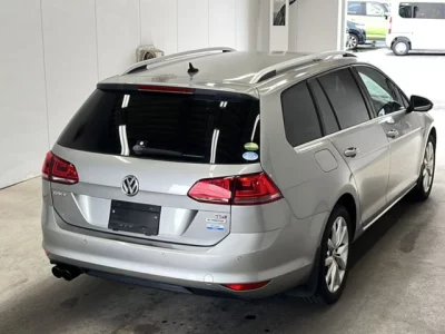 Volkswagen GOLF VARIANT