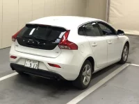 Volvo V40 лот № 6059 оценка 4  с аукциона в Японии 3