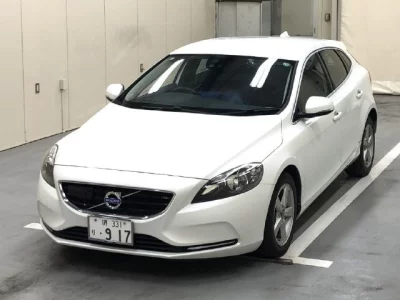 Volvo V40  с аукциона в Японии