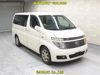 Nissan ELGRAND  с аукциона в Японии