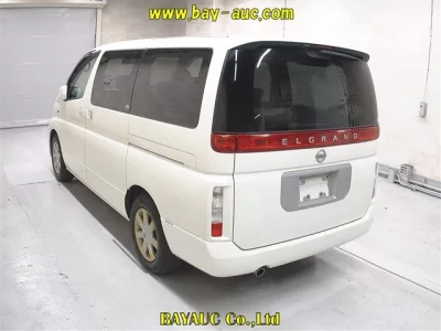 Nissan ELGRAND  с аукциона в Японии