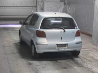 Toyota VITZ лот № 2010 оценка 3.5  с аукциона в Японии 7
