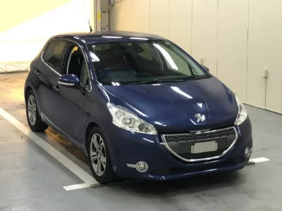 Peugeot 208  с аукциона в Японии