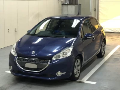 Peugeot 208  с аукциона в Японии
