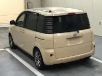 Toyota SIENTA лот № 3067 оценка R  с аукциона в Японии 1