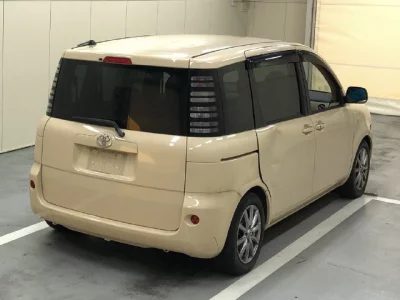 Toyota SIENTA  с аукциона в Японии