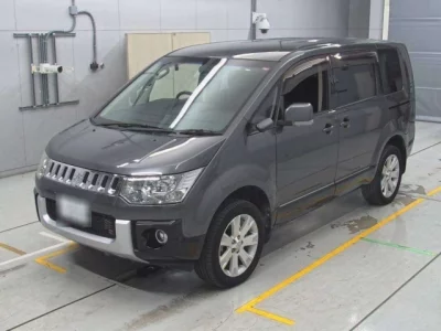 Mitsubishi DELICA D5