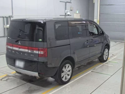 Mitsubishi DELICA D5