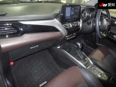 Suzuki FRONX  с аукциона в Японии