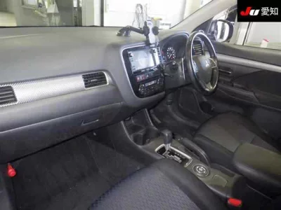 Mitsubishi OUTLANDER  с аукциона в Японии