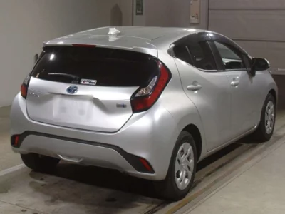 Toyota AQUA  с аукциона в Японии