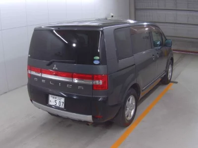 Mitsubishi DELICA D5