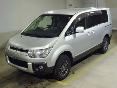 Mitsubishi DELICA D5