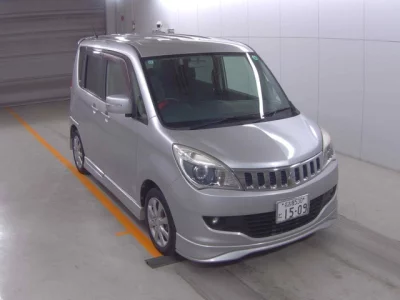 Mitsubishi DELICA D2