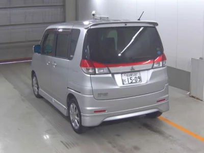 Mitsubishi DELICA D2