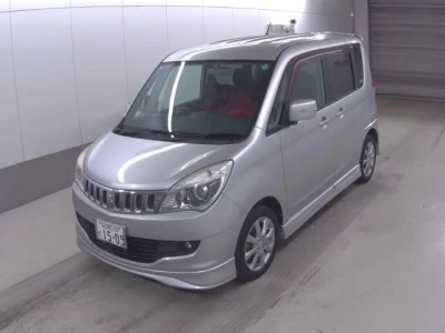 Mitsubishi DELICA D2