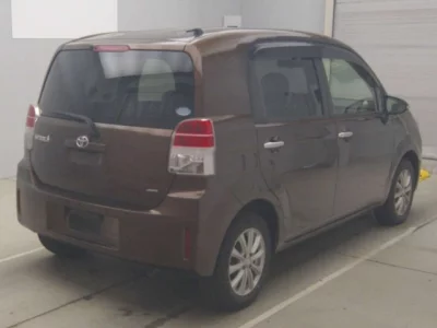 Toyota SPADE  с аукциона в Японии