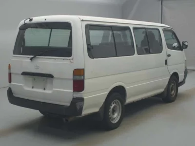 Toyota HIACE  с аукциона в Японии