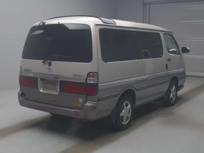 Toyota HIACE  с аукциона в Японии