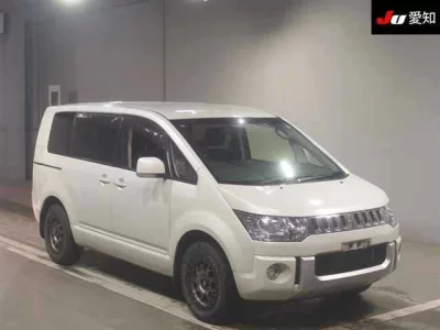 Mitsubishi DELICA D5