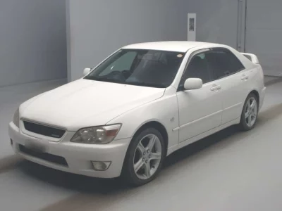 Toyota ALTEZZA  с аукциона в Японии