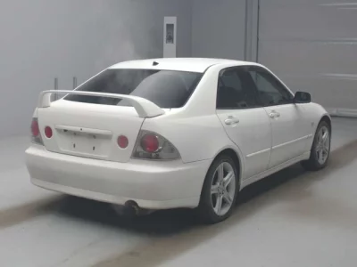 Toyota ALTEZZA  с аукциона в Японии