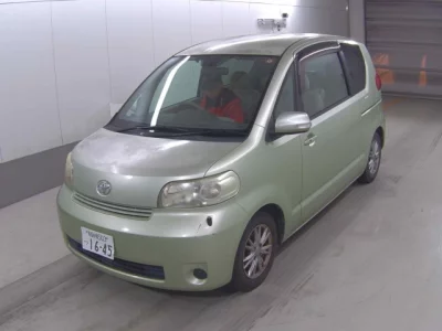 Toyota PORTE  с аукциона в Японии