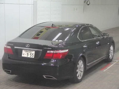 Lexus LS  с аукциона в Японии