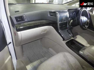 Toyota VELLFIRE  с аукциона в Японии