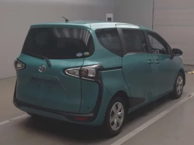 Toyota SIENTA  с аукциона в Японии