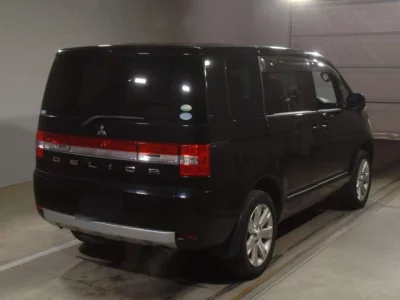 Mitsubishi DELICA D5