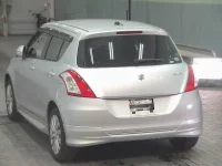 Suzuki SWIFT лот № 78 оценка R  с аукциона в Японии 1