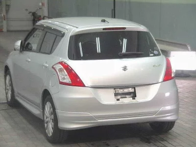 Suzuki SWIFT  с аукциона в Японии