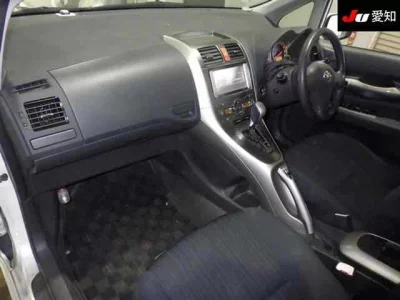 Toyota AURIS  с аукциона в Японии