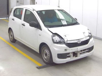 Toyota PIXIS EPOCH  с аукциона в Японии