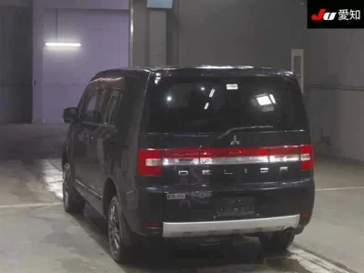 Mitsubishi DELICA D5