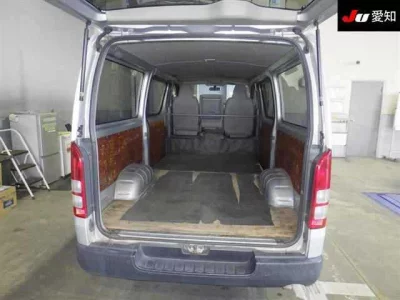 Toyota HIACE VAN  с аукциона в Японии