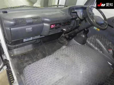 Isuzu ELF  с аукциона в Японии