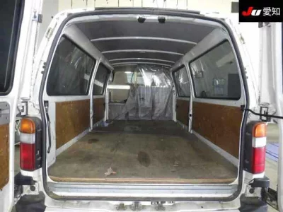 Toyota DYNA  с аукциона в Японии