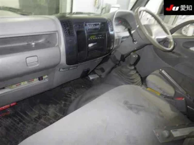 Toyota DYNA  с аукциона в Японии